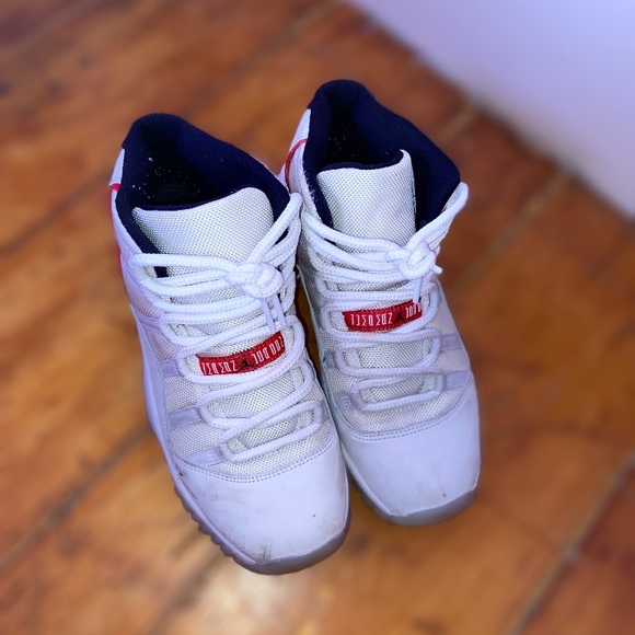 jordan 11s - Picture 2 of 5